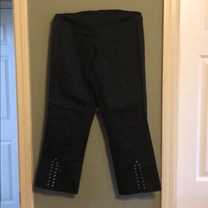 Capri pants